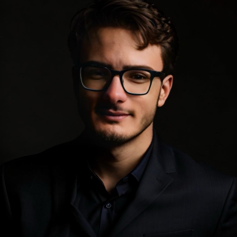 Ritratto in bianco e nero di Antonio Colamartino